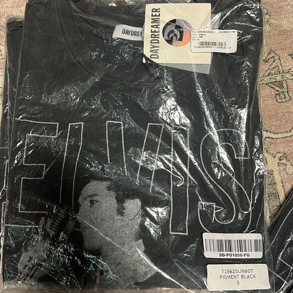 Daydreamer Sun Records X Elvis Merch T-Shirt - Picture 4 of 6